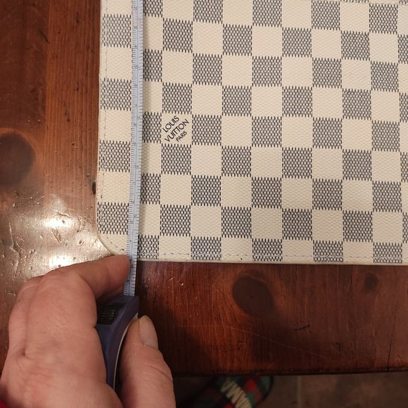 Louis vitton oversized wristlet - Picture 6 of 6